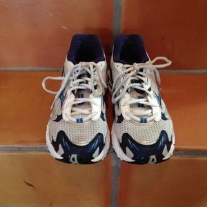 mizuno wave rider 10 blue